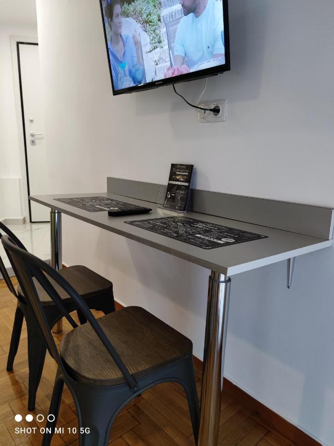 Studio In The Heart Of Athens Next To Monastyraki. Atenas Exterior foto
